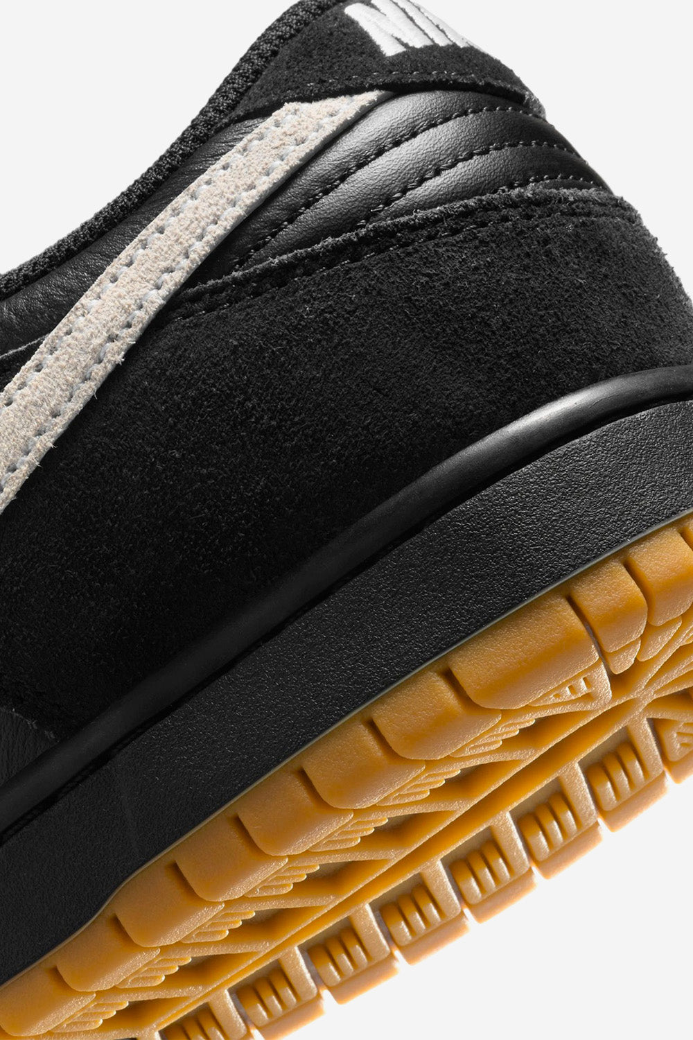 Dunk Low Pro Shoes - Black White Black Gum Light Brown