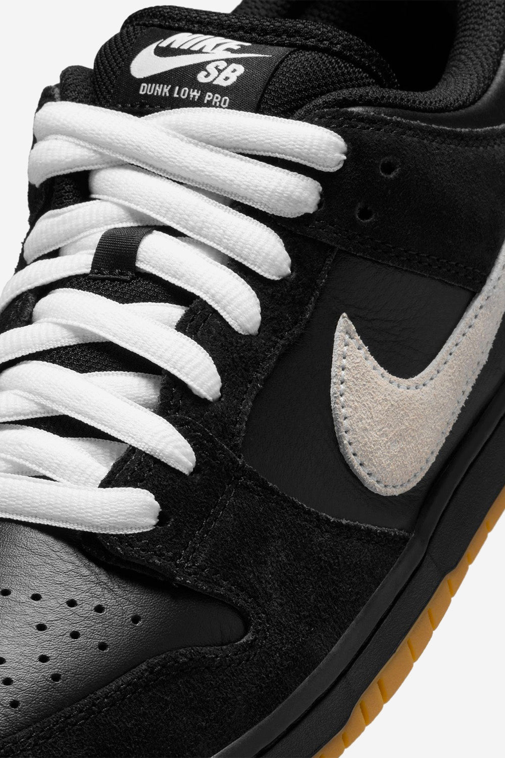 Dunk Low Pro Shoes - Black White Black Gum Light Brown